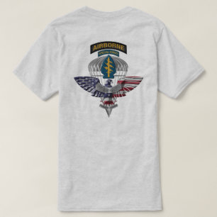 Sondereinsätze - Im Flugzeug grüner Beret T-Shirt