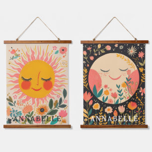 Sonne & Mond Boho Florale Illustration Vorname Wandteppich Mit Holzrahmen