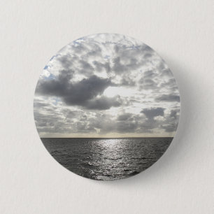 Sonne scheint durch Wolken Button