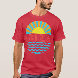 Sonne und Wellen am Strand von Ibiza T-Shirt