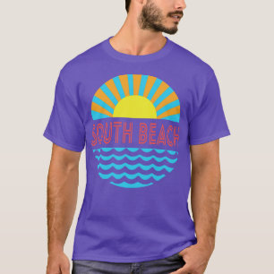 Sonne und Wellen am Südstrand T-Shirt