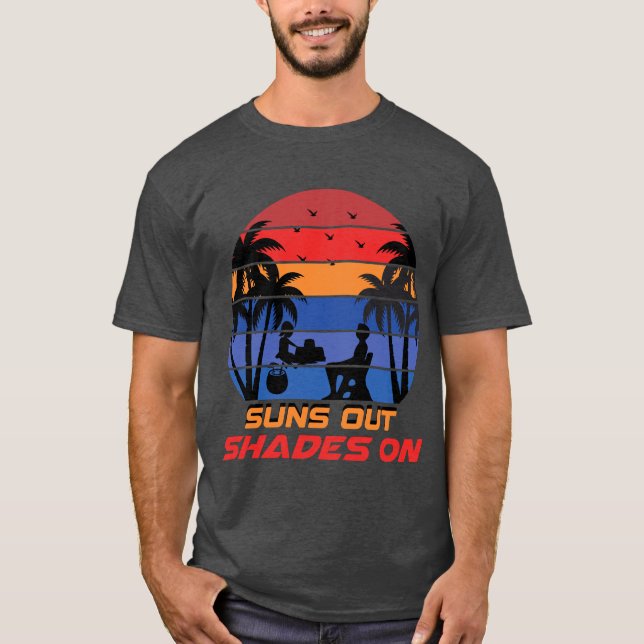 Sonnen, Schatten, Spaß am Strand T-Shirt (Vorderseite)