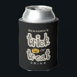 Sonnenanbeter Halloween Party Trick oder Treat Dri Dosenkühler<br><div class="desc">Überraschen Sie Ihre Halloween-Partys mit diesem lustigen kann cooler,  dass "Trick or Treat Drink" lautet. Personalisieren Sie Ihre Daten mit Ihrem Namen oder Text. Perfekt als Gastgeschenk oder einfach nur mit Freunden etwas trinken. Karo unsere anderen Halloween-Geschenke raus,  indem du unten auf das Colorfulgalshop-Logo klickst.</div>