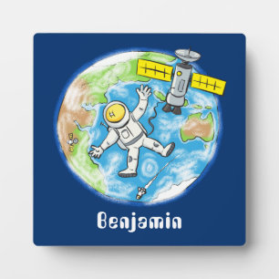 Sonnenastronaut im Weltraum und Cartoon der Erde Fotoplatte
