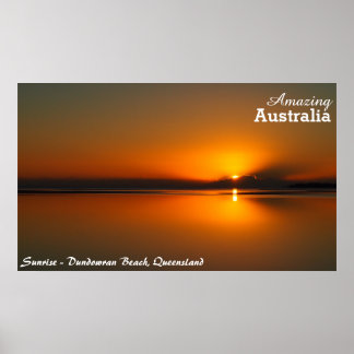 Sonnenaufgang am Dundowran Beach Poster