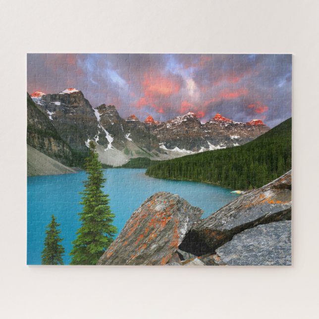 Sonnenaufgang am Moraine Lake im Banff Nationalpar (Horizontal)