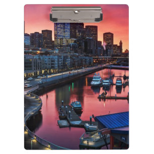 Sonnenaufgang am Pier 66, der unten auf Klemmbrett