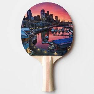 Sonnenaufgang am Pier 66, der unten auf Tischtennis Schläger