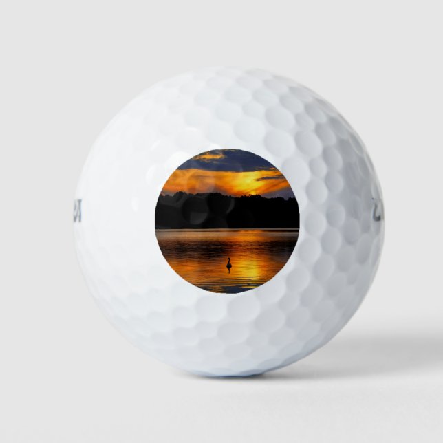 Sonnenaufgang am See, landschaftliches Foto, Golfball (Vorderseite)