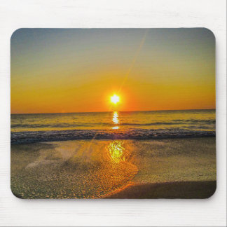 Sonnenaufgang am Strand Mousepad
