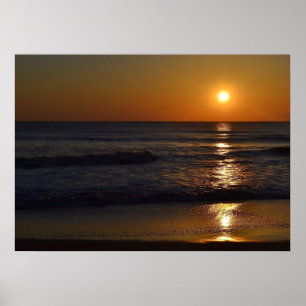 Sonnenaufgang am Strand von Shirley Taylor Poster