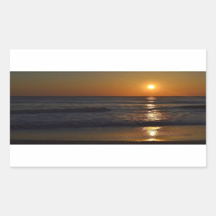 Sonnenaufgang am Strand von Shirley Taylor Rechteckiger Aufkleber