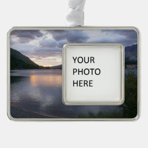 Sonnenaufgang am Swiftcurrent Lake I Rahmen-Ornament Silber