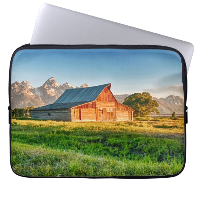 Sonnenaufgang an Moulton Scheune Laptopschutzhülle (Vorderseite)