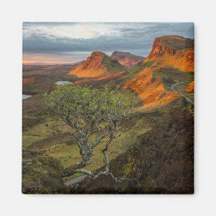 Sonnenaufgang an Quiraing Bergen auf Skye, Magnet