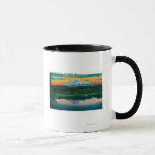 Sonnenaufgang auf Berg Adams vom Trout See, WA Tasse