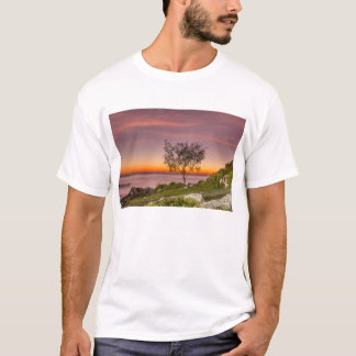 Sonnenaufgang auf dem Strand Armação T-Shirt