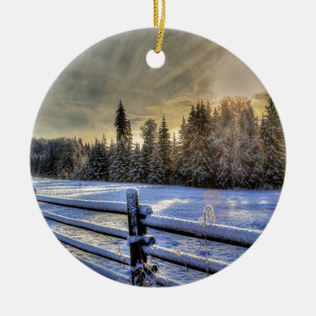 Sonnenaufgang auf einer Winterweide im Schnee Keramikornament (Vorne)