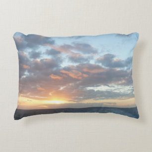 Sonnenaufgang auf See I Pastel Seascape Dekokissen