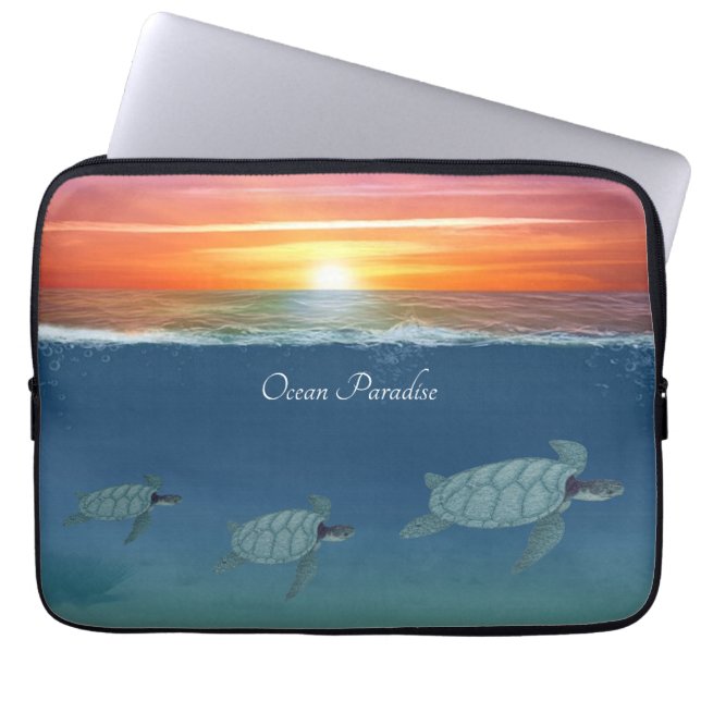 Sonnenaufgang im Ozean und schwimmende Meeresschil Laptopschutzhülle (Vorderseite)
