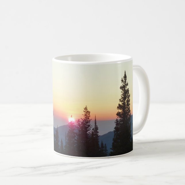 Sonnenaufgang im Wald am Rocky Mountain Kaffeetasse (VorderseiteRechts)