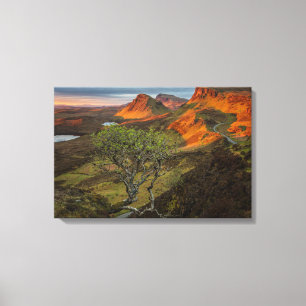 Sonnenaufgang in den Bergen von Quiraing auf Skye, Leinwanddruck