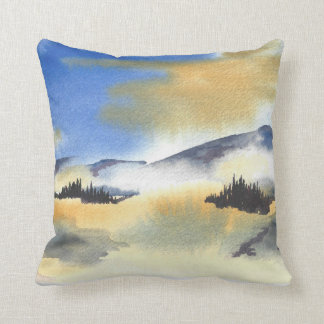 Sonnenaufgang in der blauen und gelben Landschaft. Kissen