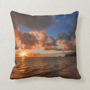 Sonnenaufgang in Mokulua Insel Kissen