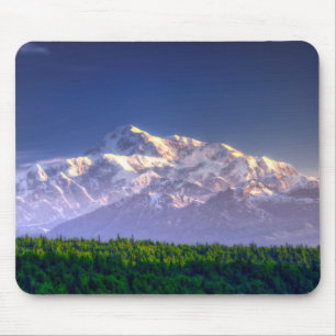 Sonnenaufgang küsst Strecke des Mount McKinley Mousepad