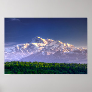 Sonnenaufgang küsst Strecke des Mount McKinley   Poster