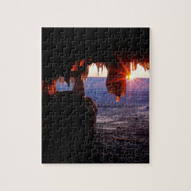 Sonnenaufgang-Meer höhlt Apostel-Inseln Wisconsin (Vertikal)