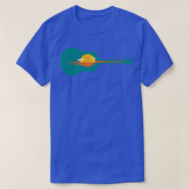 Sonnenaufgang oder Sonnenuntergang auf der Gitarre T-Shirt (Design vorne)