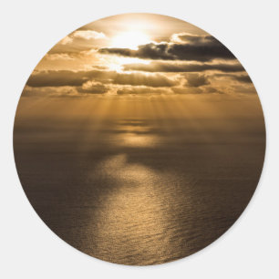Sonnenaufgang über dem Atlantischen Ozean Runder Aufkleber