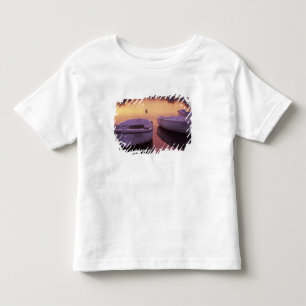 Sonnenaufgang über dem Hafen von Stari Grad mit Fi Kleinkind T-shirt