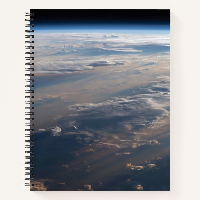 Sonnenaufgang über dem philippinischen Meer mit la Notizbuch (Vorderseite)
