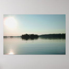 Sonnenaufgang über dem ruhigen See Poster