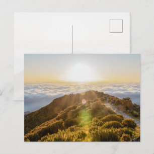 Sonnenaufgang über den Wolken in Madeira, Pico Rui Postkarte