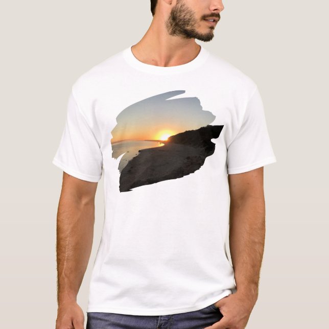 Sonnenaufgang über Long Island Sound T-Shirt (Vorderseite)