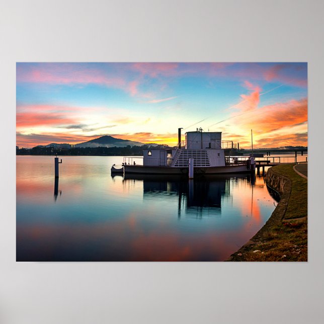 Sonnenaufgang über PS Enterprise Poster (Vorne)