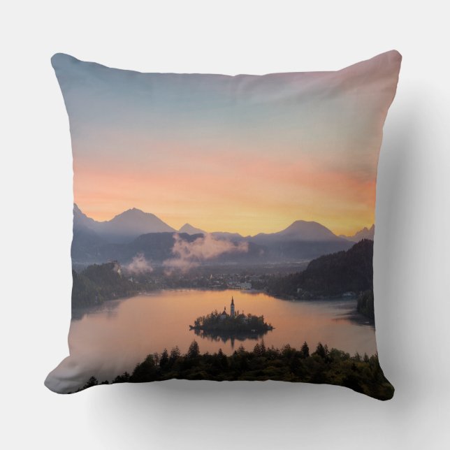 Sonnenaufgang über See blutete Wurfskissen Kissen (Vorderseite)