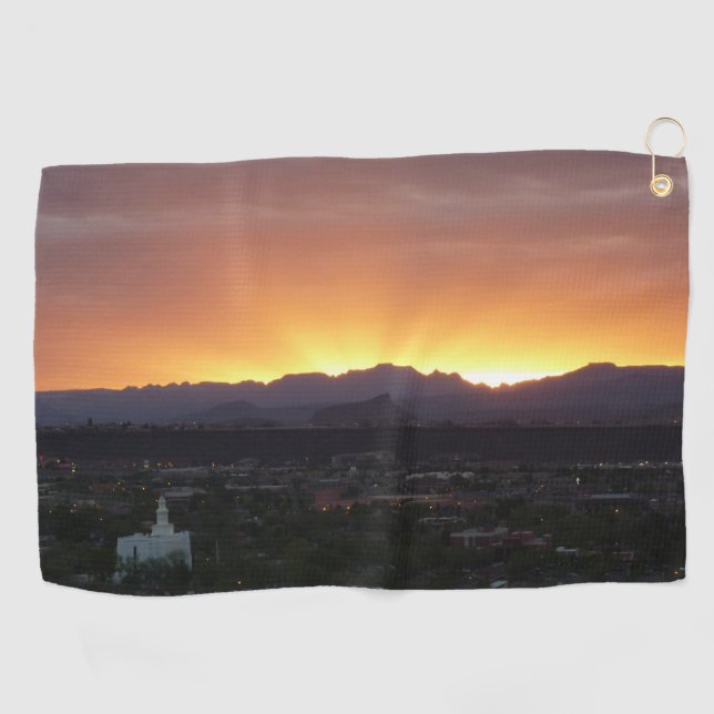 Sonnenaufgang über St. George Utah Landschaft Golfhandtuch (Horizontal)
