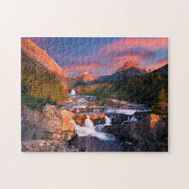Sonnenaufgang über Swiftcurrent Nebenfluss (Horizontal)