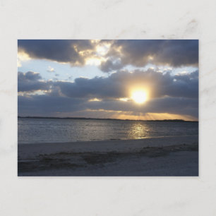 Sonnenaufgang über Wasser Postkarte