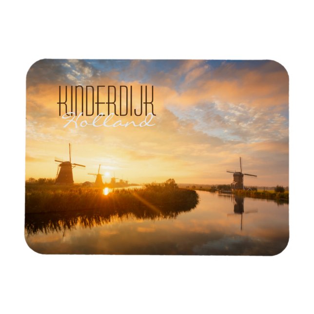 Sonnenaufgang über Windmühlen und einem Fluss in H Magnet (Horizontal)