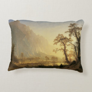 Sonnenaufgang, Yosemite Valley von Albert Bierstad Dekokissen
