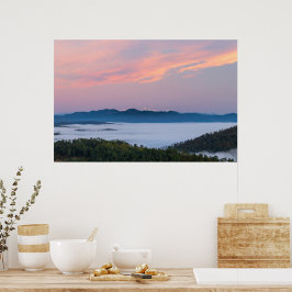 Sonnenaufgangsnebel im Tal Triglav, Slowenien Poster