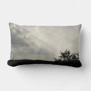 Sonnenbänke durch Wolken Grau Weiße Landschaft Lendenkissen