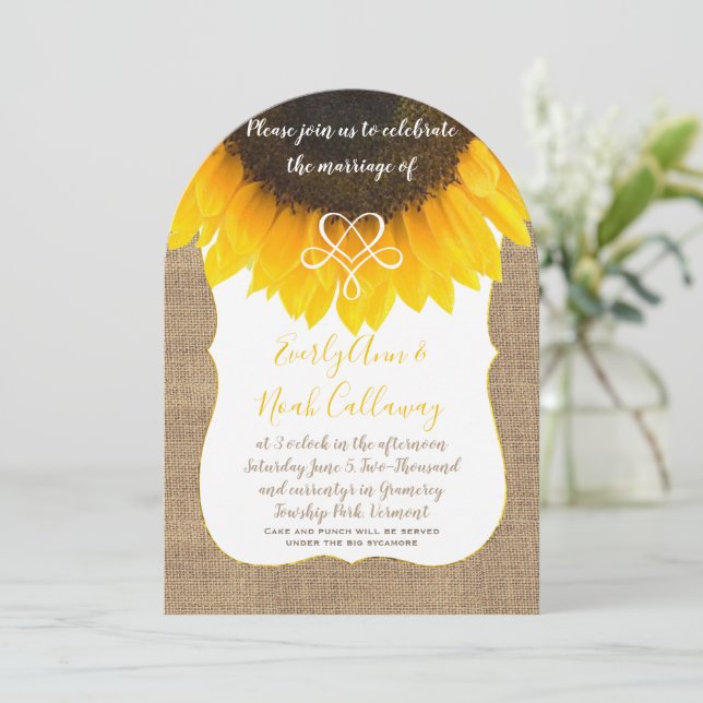 Sonnenblumen-Burlap-Typografie Einladung Hochzeit (Stehend Vorderseite)