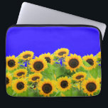 Sonnenblumen - Freiheit Ukraine Frieden ukrainisch Laptopschutzhülle<br><div class="desc">Sonnenblumen - Freiheit Ukraine Frieden ukrainische Flagge - Unterstützung Unabhängigkeit gemeinsam - Sieg ! Machen wir die Welt zu einem besseren Ort - alle zusammen! Eine bessere Welt beginnt - abhängig - braucht Ihr auch! Sie können auf mehr als 1000 Zazzle-Produkte übertragen. Ändern Sie die Größe und verschieben oder entfernen...</div>