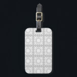 Sonnenblumen Graues weißes Fliesenmuster Gepäckanhänger<br><div class="desc">Fügen Sie Ihrem Gepäck etwas Flair mit diesem hübschen farbigen Blume-Muster hinzu. Hand gemacht von mir, für dich! Karo in meinem Shop für mehr Farben und Muster, dazu passende Accessoires wie Flip Flops, Tasche, Badematten, Handtücher, Kosmetiktücher, Tasse und Duschvorhänge. Sie können immer Ihren eigenen Text hinzufügen. Lass mir Bescheid, wenn...</div>